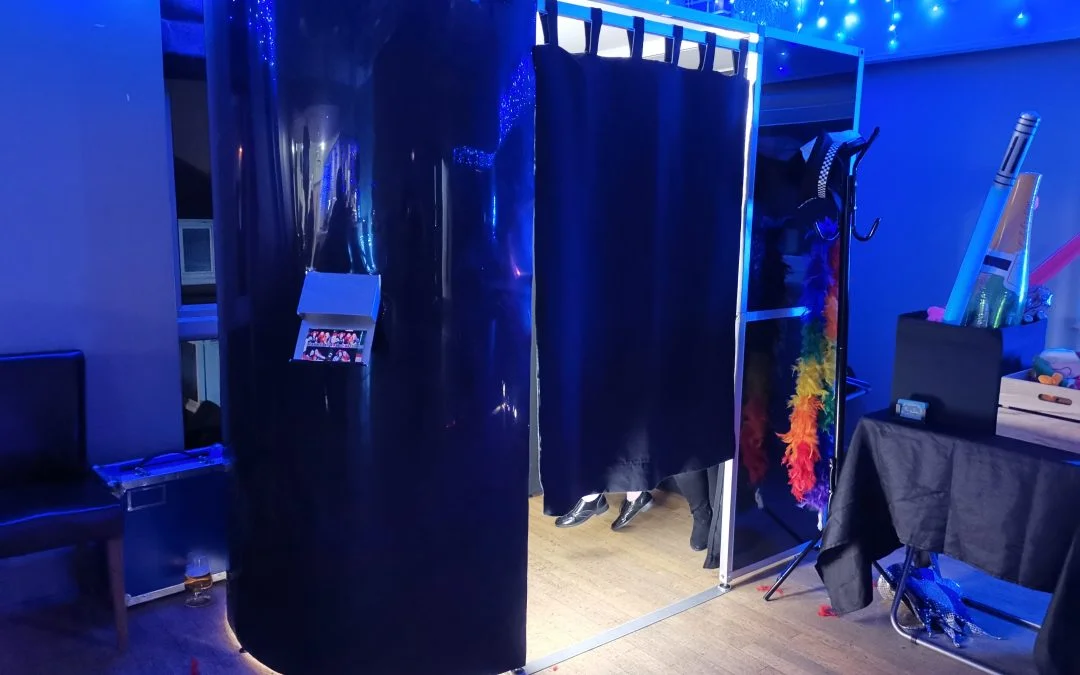 Why Are Photo Booths a Popular Option for Weddings?